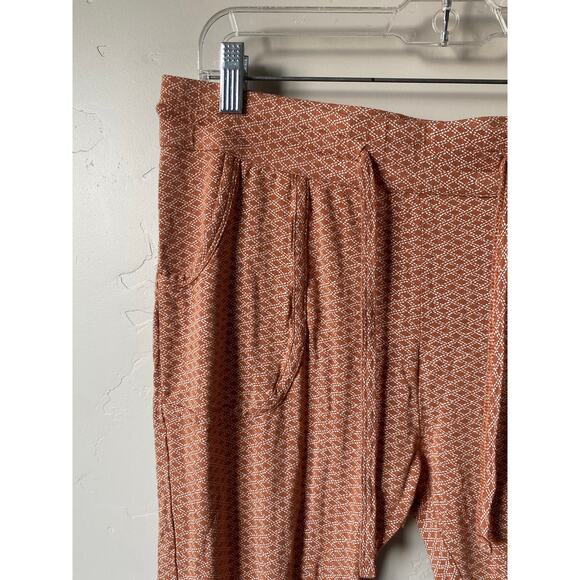 Women's Casual Jogger Bamboo Capris- Size Medium - Picture 2 of 3